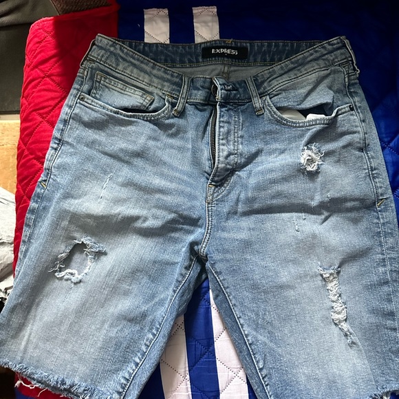 Express - Picture 2 of 6